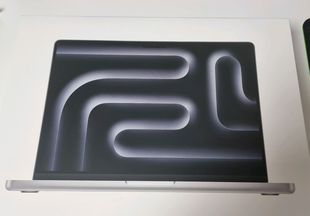 맥북 프로 14 M4 실버 사이클 3회 새상품급 이미지