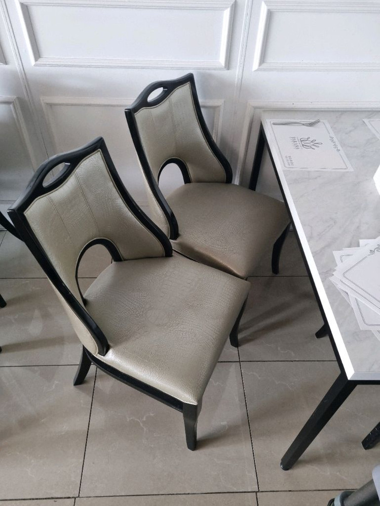 중고 .4인용식탁세트 업소용 테이블의자세트--4