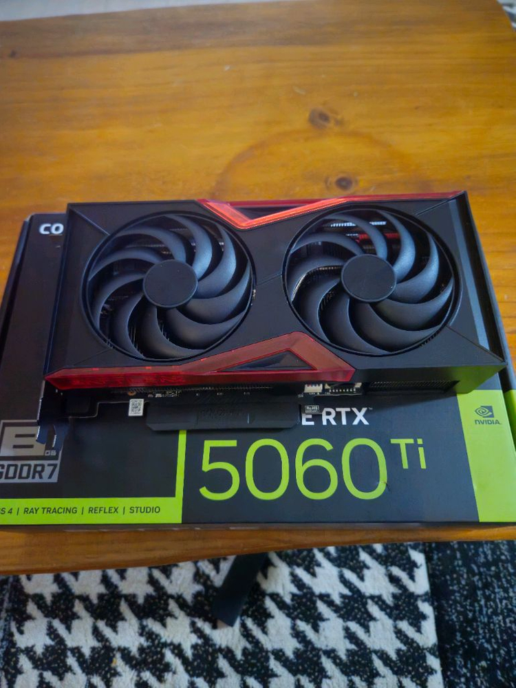 [Colorful] 지포스 RTX 5060 Ti 토마호크 DUO D7 8GB RGB 갬성 이미지
