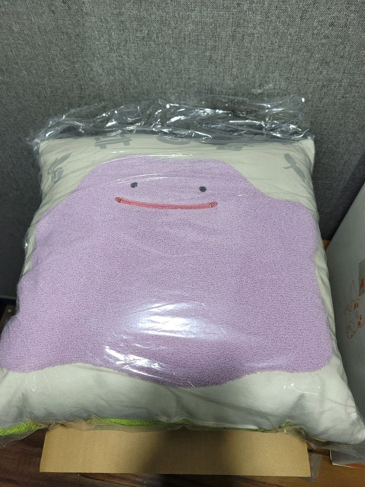 포코피아 포켓몬 메타몽 쿠션 포켓몬스터 포케센 포켓몬센터 굿즈 인형 방꾸 일포센 방석 봉제인형 시크릿포레스트 팝업 이미지