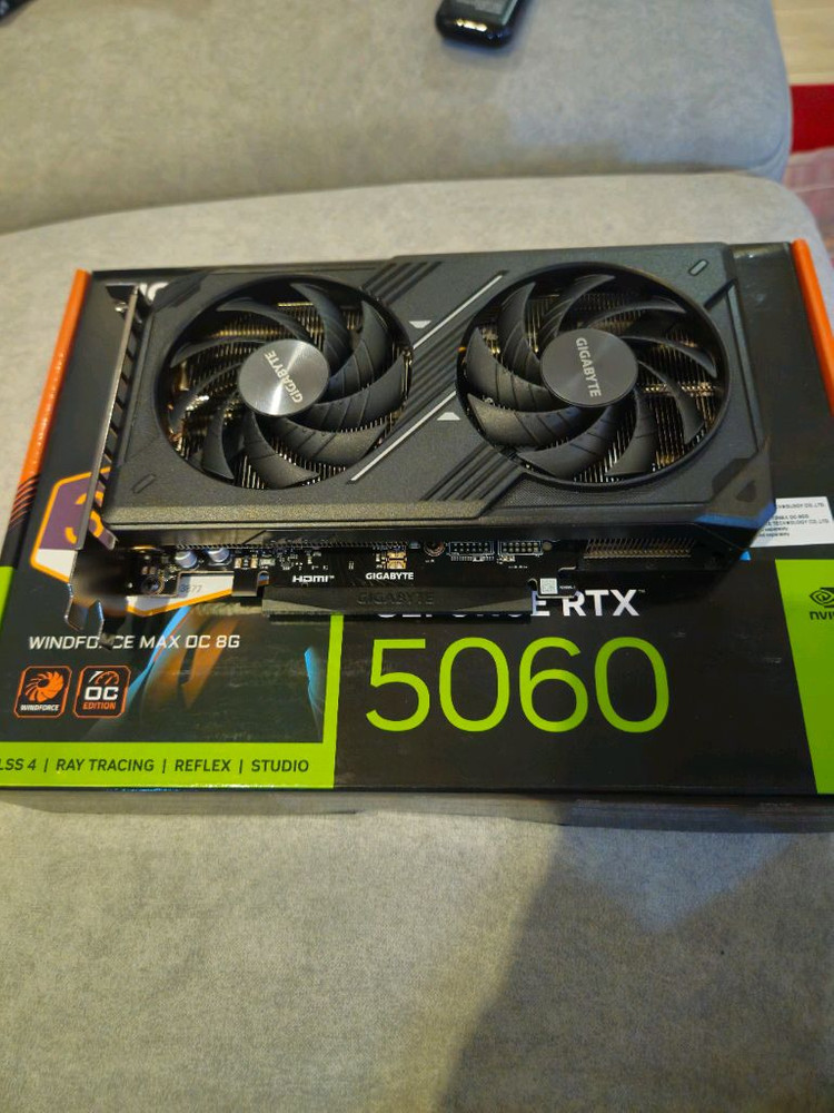 [GIGABYTE] 지포스 RTX 5060 WINDFORCE MAX OC D7 8GB 피씨디렉트 이미지