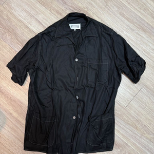 Maison Margiela 메종마르지엘라 포스티치 반팔셔츠. (블랙 색상, 50사이즈) 이미지