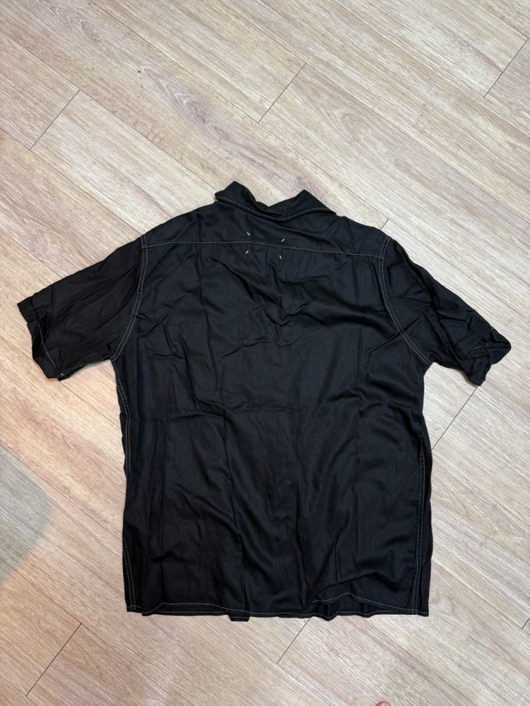 Maison Margiela 메종마르지엘라 포스티치 반팔셔츠. (블랙 색상, 50사이즈) 이미지