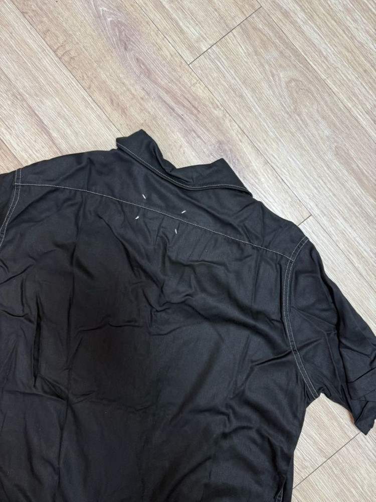 Maison Margiela 메종마르지엘라 포스티치 반팔셔츠. (블랙 색상, 50사이즈) 이미지