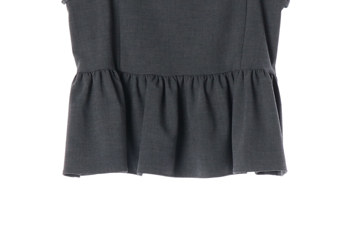 틸아이다이 25FW 그레이 프릴 포인트 뷔스티에 슬리브리스 블라우스 이미지