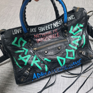 발렌시아가 그래피티 모터백 스몰 블랙 크로스백 토트백 이미지