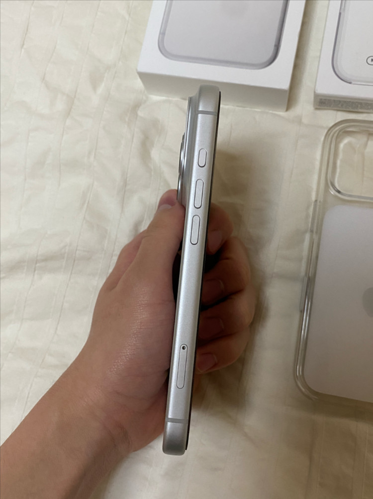 애플 아이폰 17 Pro 실버 256gb +정품케이스--2