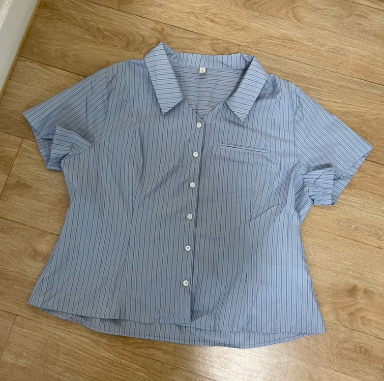 리리앤코 반팔 블라우스 이미지