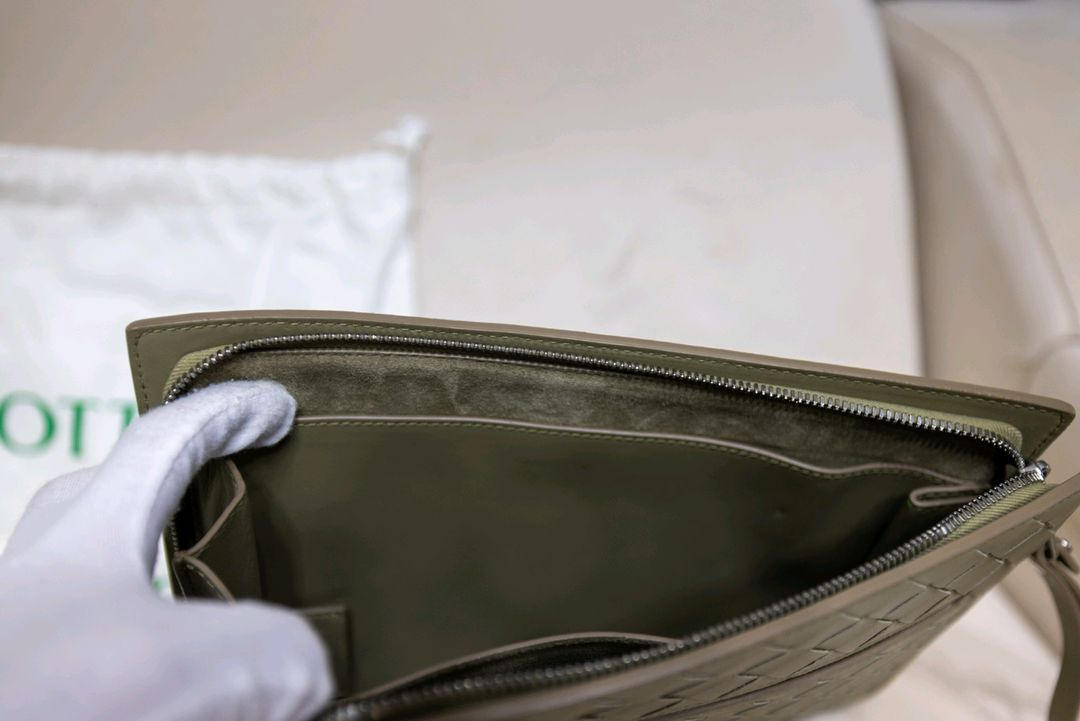 보테가베네타 인트레치아토 도큐먼트 케이스 이미지