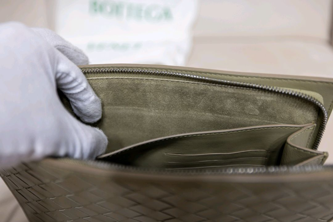 보테가베네타 인트레치아토 도큐먼트 케이스 이미지