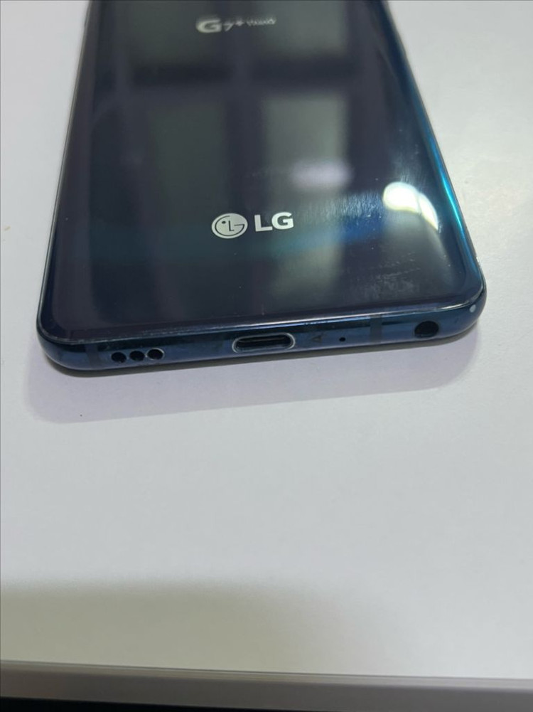 LG G7+--3