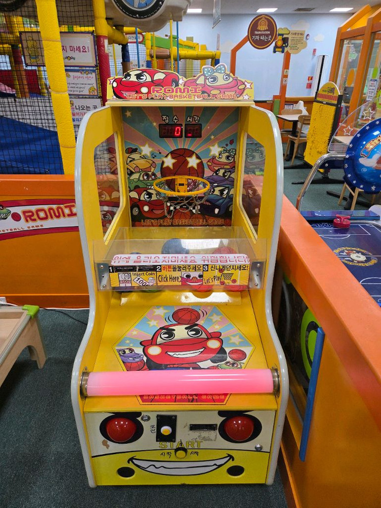 물총게임기 두더지 외 며러가지팝니다 키즈카페 펜션용 캠핑장 용6인용닊시 에어하기 총게임기등 팝니다 이미지