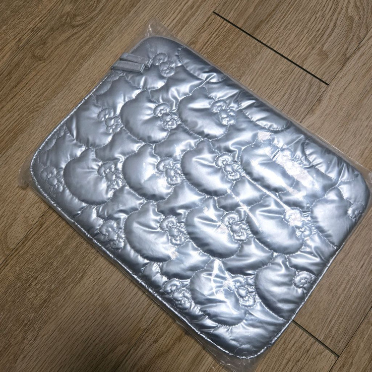 헬로키티 노트북 아이패드 실버파우치 이미지