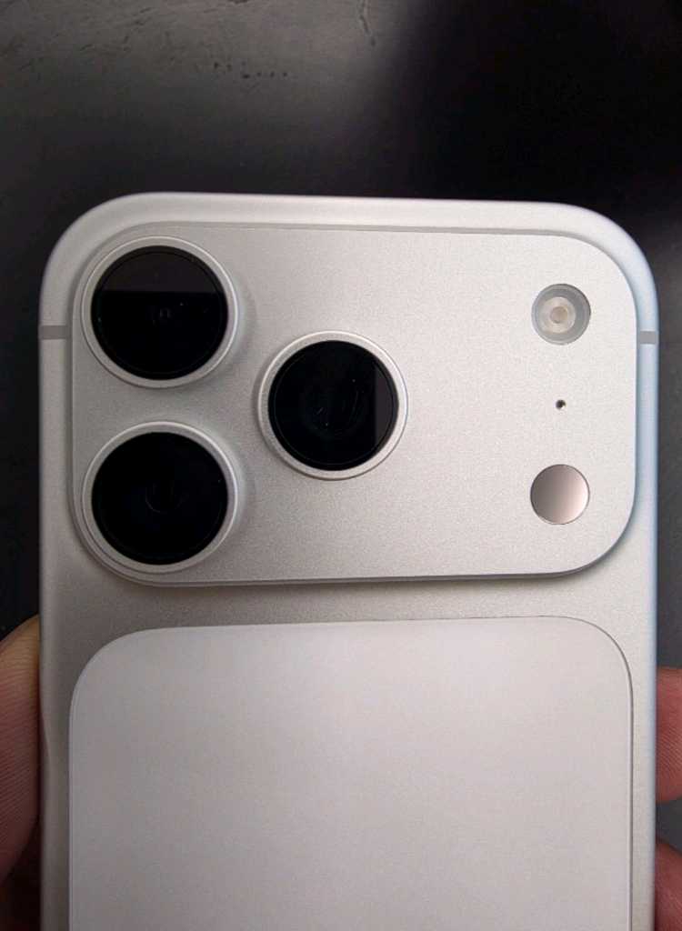 아이폰17프로 256G 실버 자급제 판매합니다--11