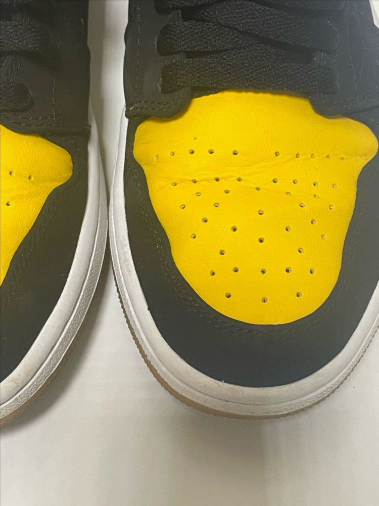 나이키 에어 조던 1 레트로 미드 이미지