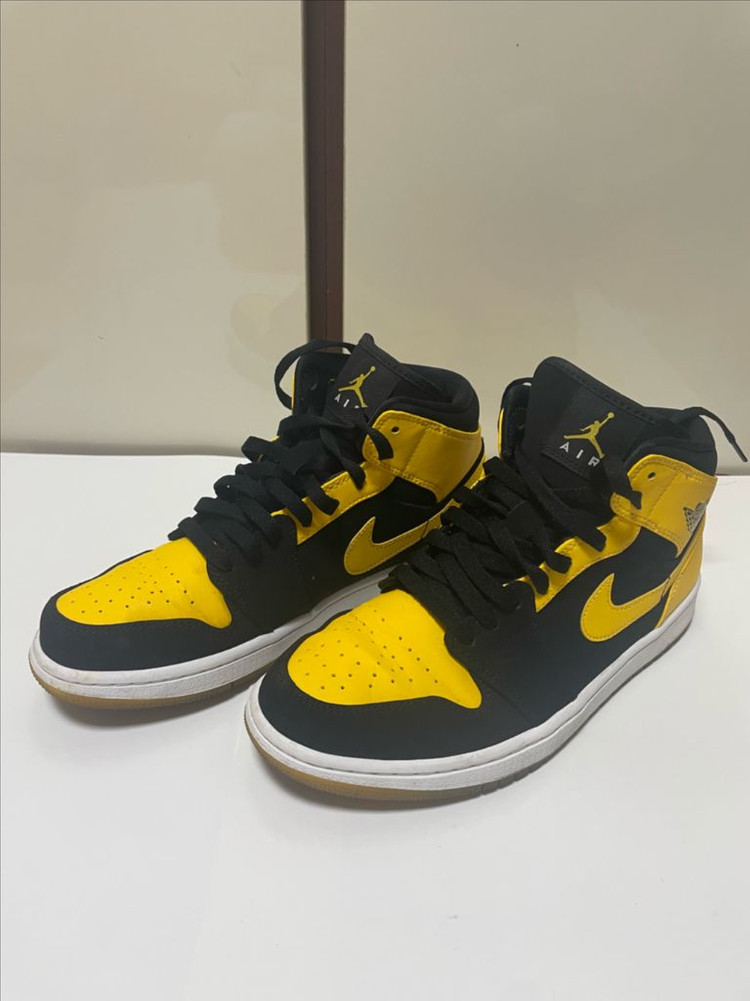 나이키 에어 조던 1 레트로 미드 이미지