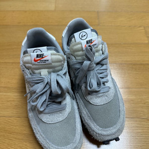 나이키 사카이 프라그먼트 그레이 신발 팝니다 이미지