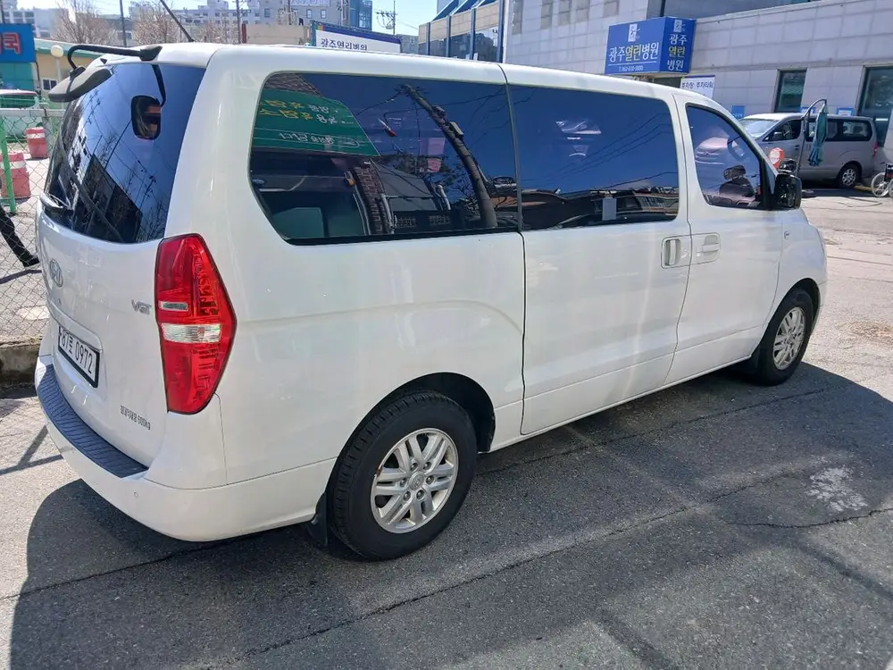 그랜드스타렉스 2017년식 3밴 팝니다 이미지