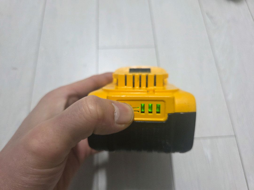 디월트 정품 배터리 5.0--1