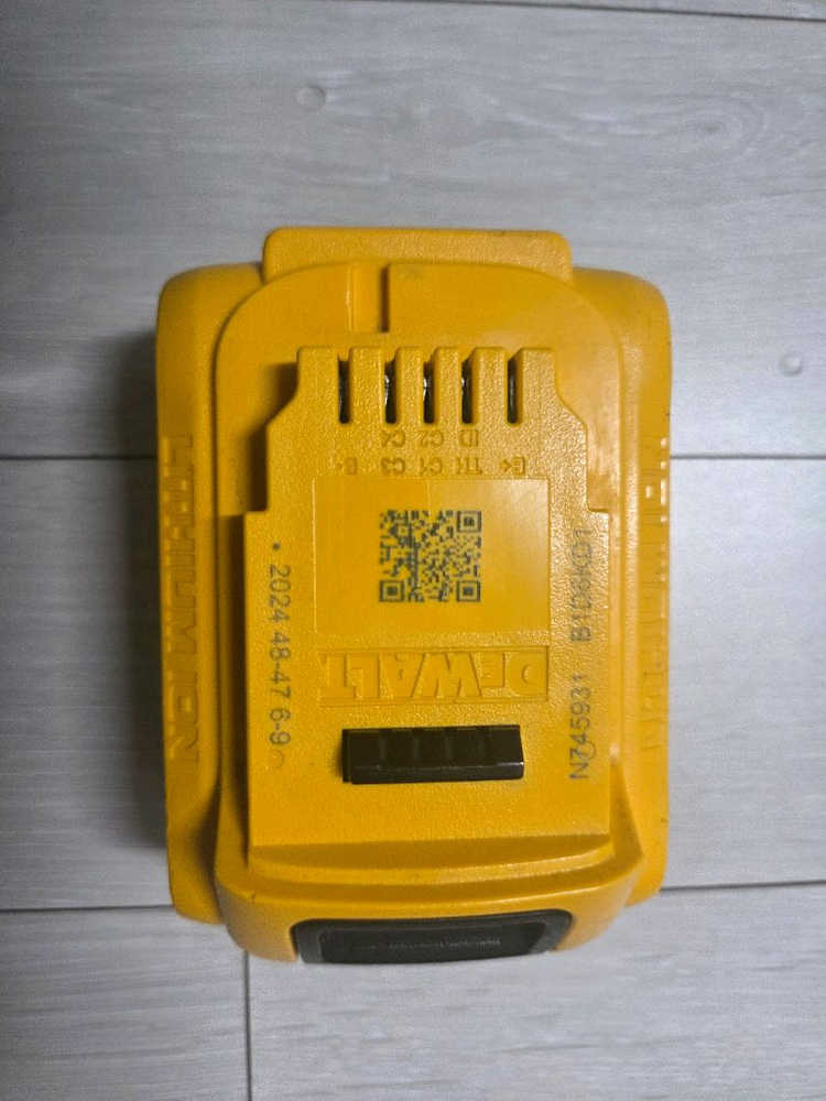 디월트 정품 배터리 5.0--2