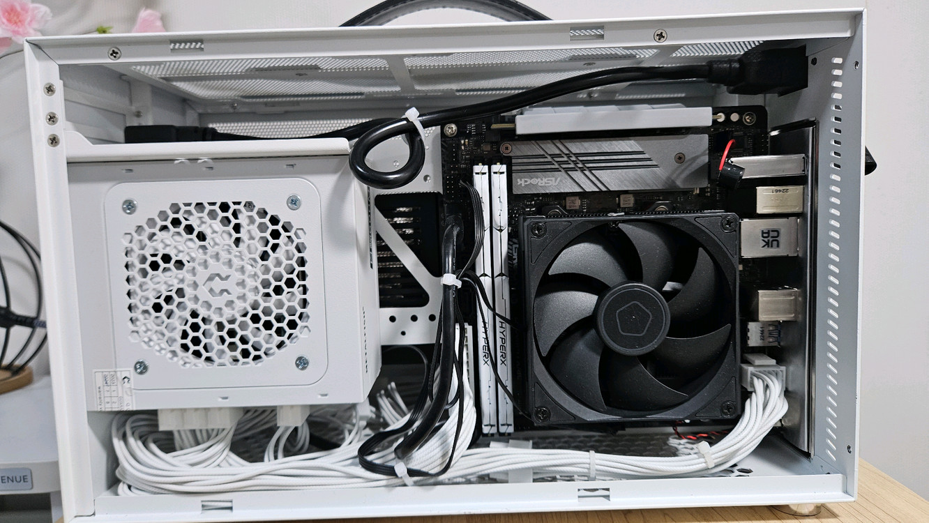 라이젠 5600 sff 소형 컴퓨터 본체--1