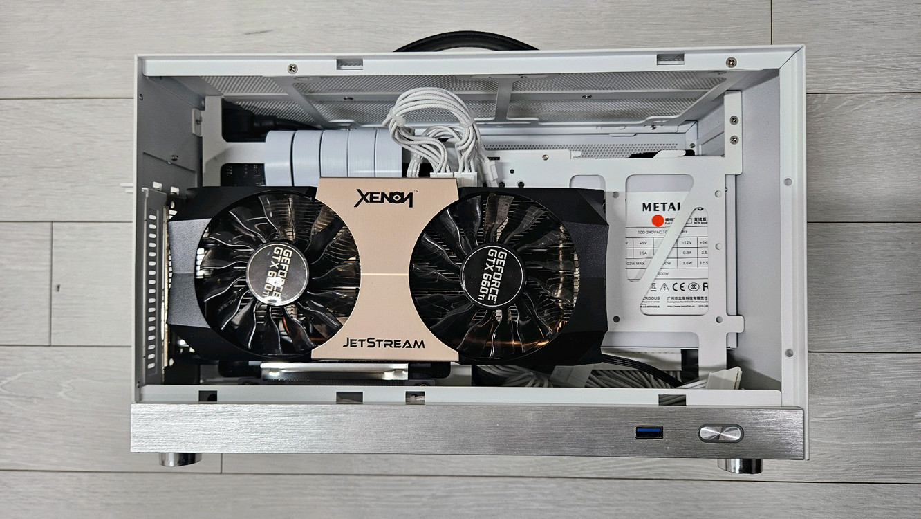 라이젠 5600 sff 소형 컴퓨터 본체--2