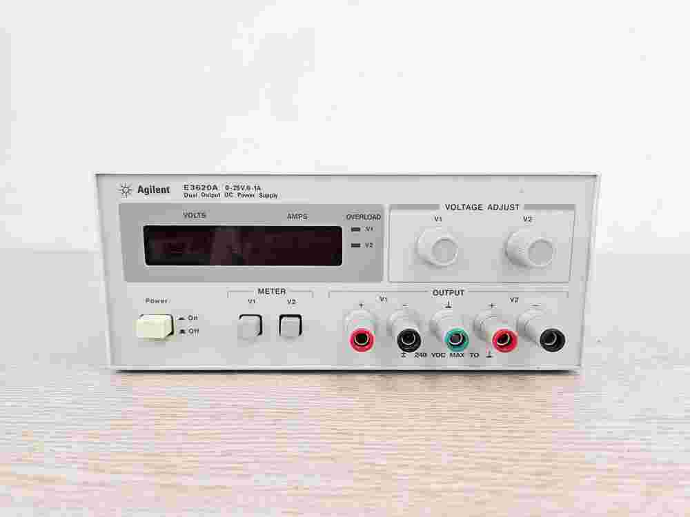 Agilent E3620A DC Power Supply 애질런트 전원공급기 이미지