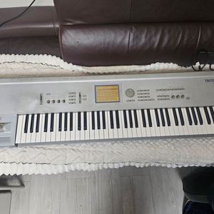 KORG TRITON PRO 76건반 +가방+스탠드+써스틴페달 포함 이미지
