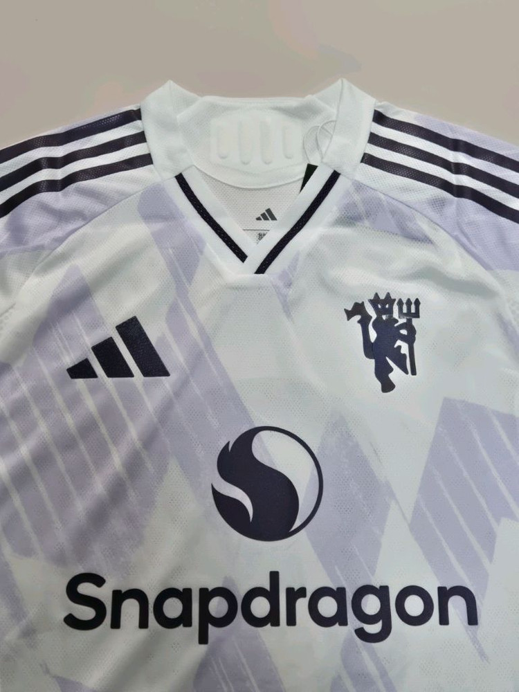 25 26 맨유 브루노 페르난데스 어웨이 유니폼 L 이미지