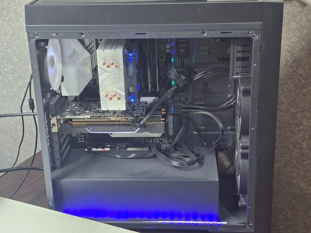 Intel Core i7-8700 CPU GeForce RTX 2060 게이밍 데스크탑 본체 이미지