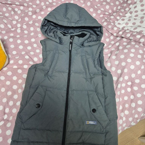 내셔널지오그래픽 키즈 다운 패딩조끼 140사이즈 이미지