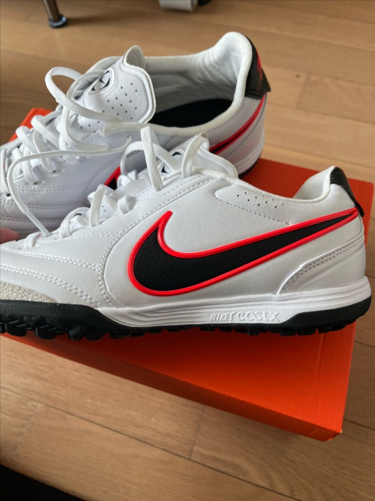 나이키 티엠포 리게라 프로 TF 275mm 새상품 판매합니다--3