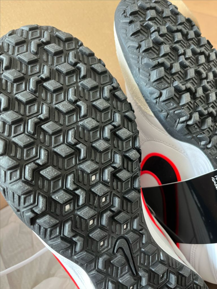 나이키 티엠포 리게라 프로 TF 275mm 새상품 판매합니다--7