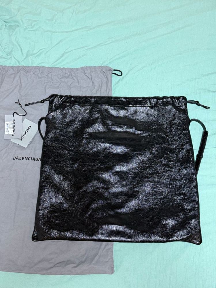 발렌시아가 남성 가죽 크로스백 숄더백 블랙 팝니다 이미지