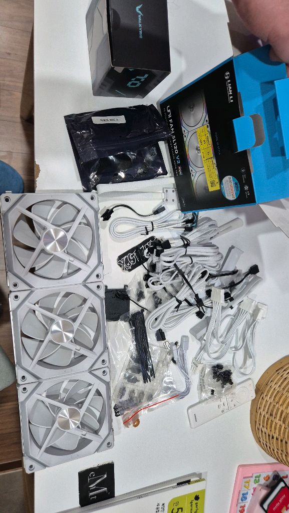 리안리 UNI FAN SL120 V2 화이트 3개--3