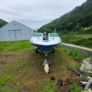 낚시보트 이미지