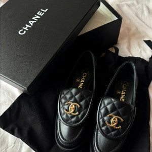 샤넬 턴락 로퍼 35/5 230사이즈