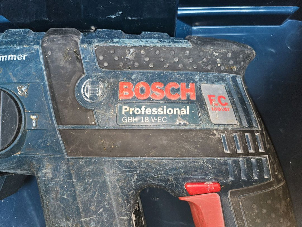 보쉬 18V 드릴 드라이버 콤보 (스크류, 해머 뿌레카) 세트 이미지