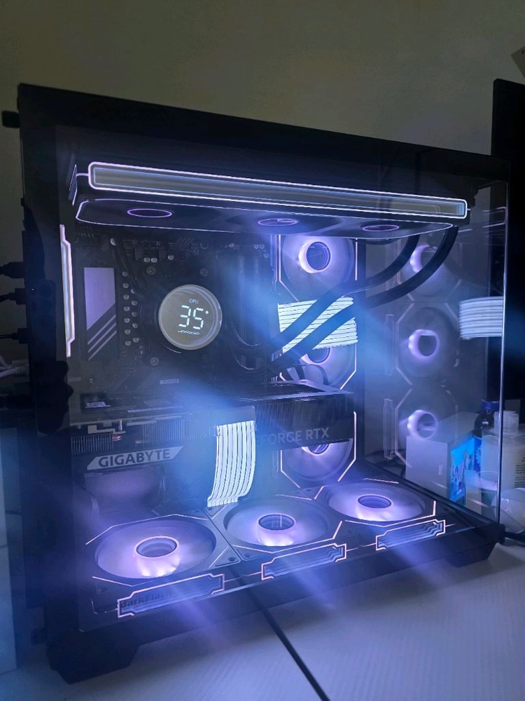 라이젠7 7800X3D RTX5070 본체 팝니다 이미지