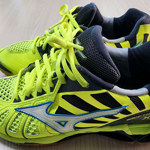 미즈노 배드민턴화 토네이도 X 옐로우형광 260 판매