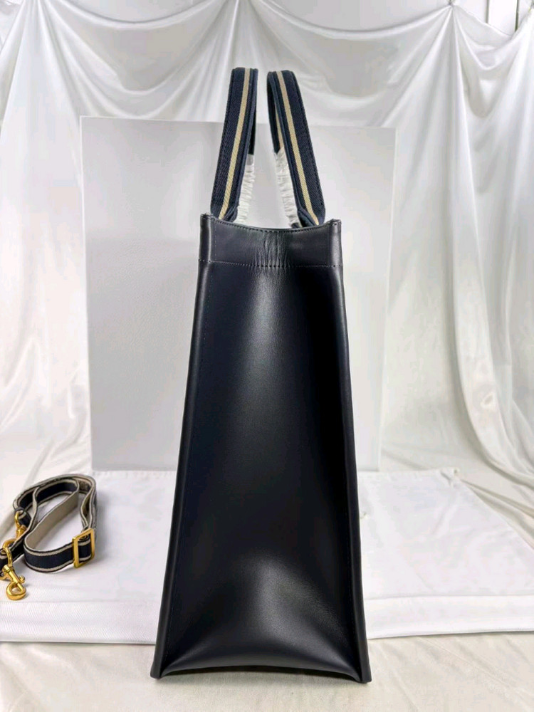 디올 오블리크 북 토트 레더 라지 백 이미지