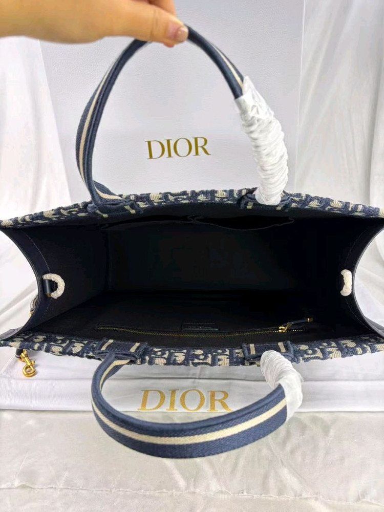 디올 오블리크 북 토트 레더 라지 백 이미지