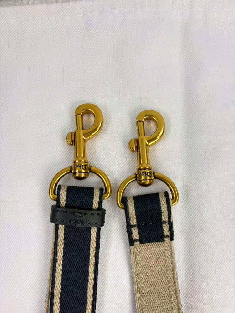 디올 오블리크 북 토트 레더 라지 백 이미지