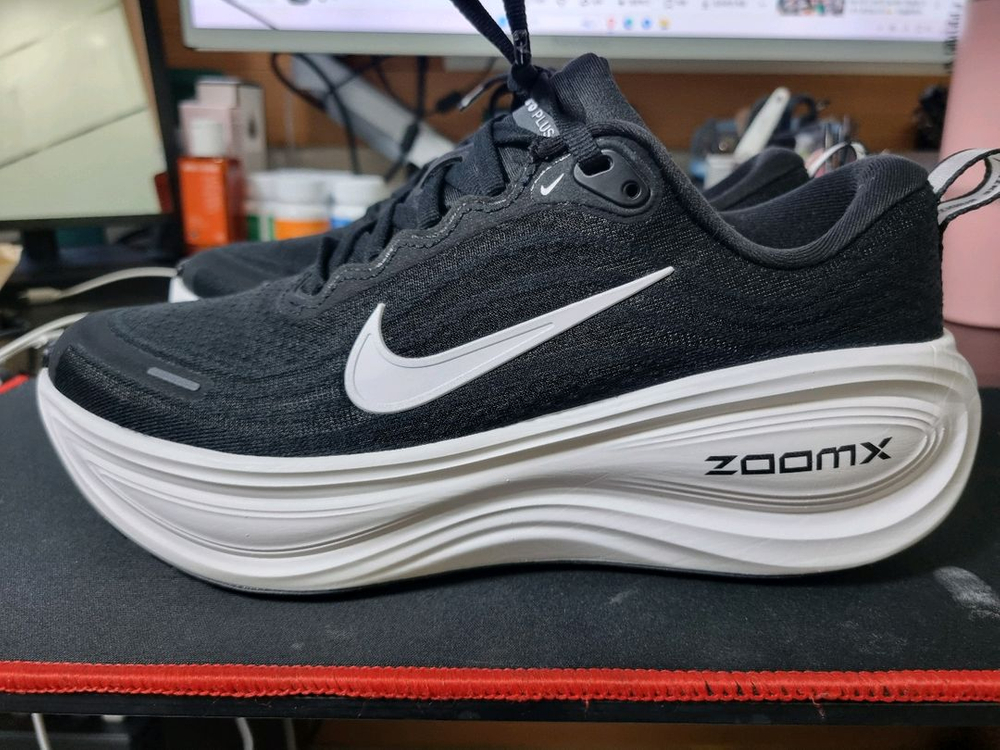 나이키 보메로 플러스 255mm 팝니다--2