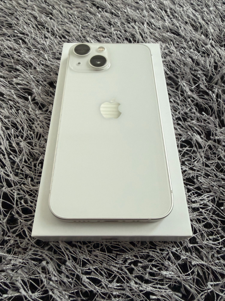 아이폰13미니 스타라이트 256기가 판매합니다.--1