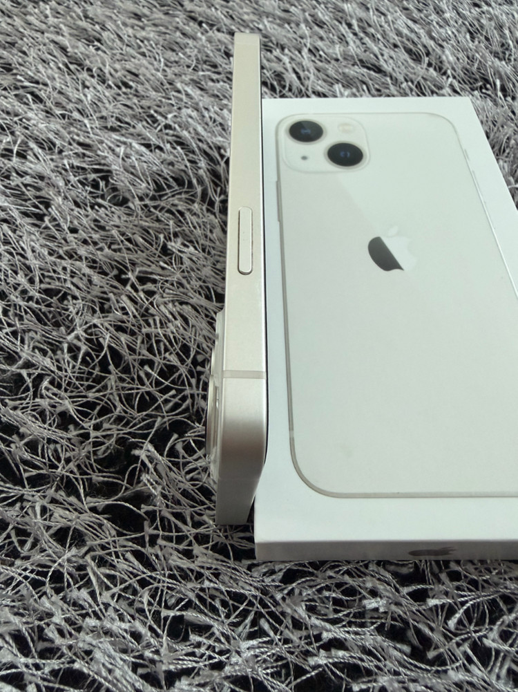 아이폰13미니 스타라이트 256기가 판매합니다.--4