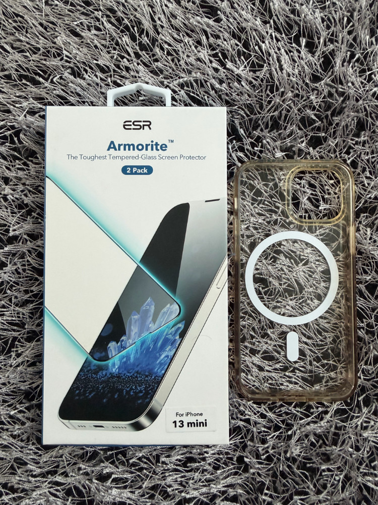 아이폰13미니 스타라이트 256기가 판매합니다.--7