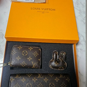 최상급 급쳐 루이비통 모노그램 크로스백 클러치+카드지갑+키링 세트 새상품