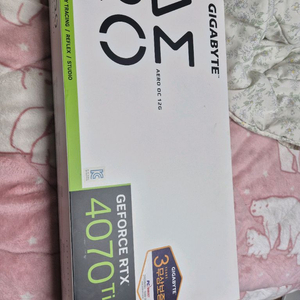 RTX 4070 Ti 그래픽카드 화이트 에어로