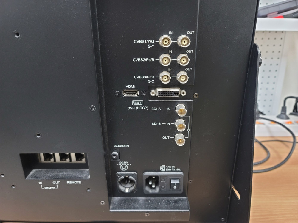 티브이로직 TVLOGIC LVM-246W 모니터 블랙매직 울트라스튜디오 4K 멀티독 Multidock--2